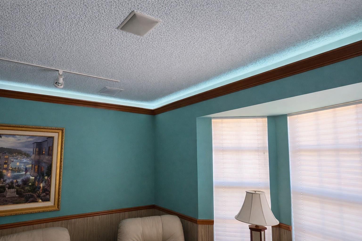 728 North Fischer Circle Sebastian, FL 32958 - Photo 10 of 23 a room with a window