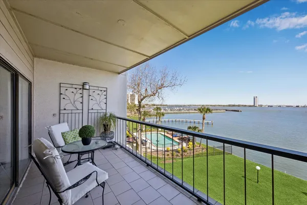 $349,900 | 351 Lakeside Lane, Unit 201, Nassau Bay, TX 77058
