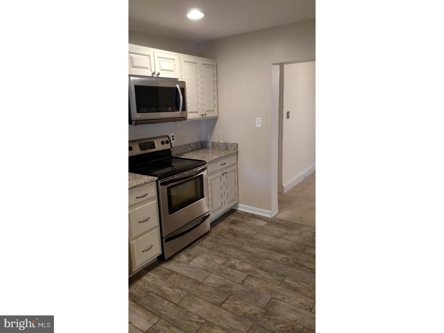 18 Convent Road Aston, PA 19014 - Photo 7 of 25 Kitchen