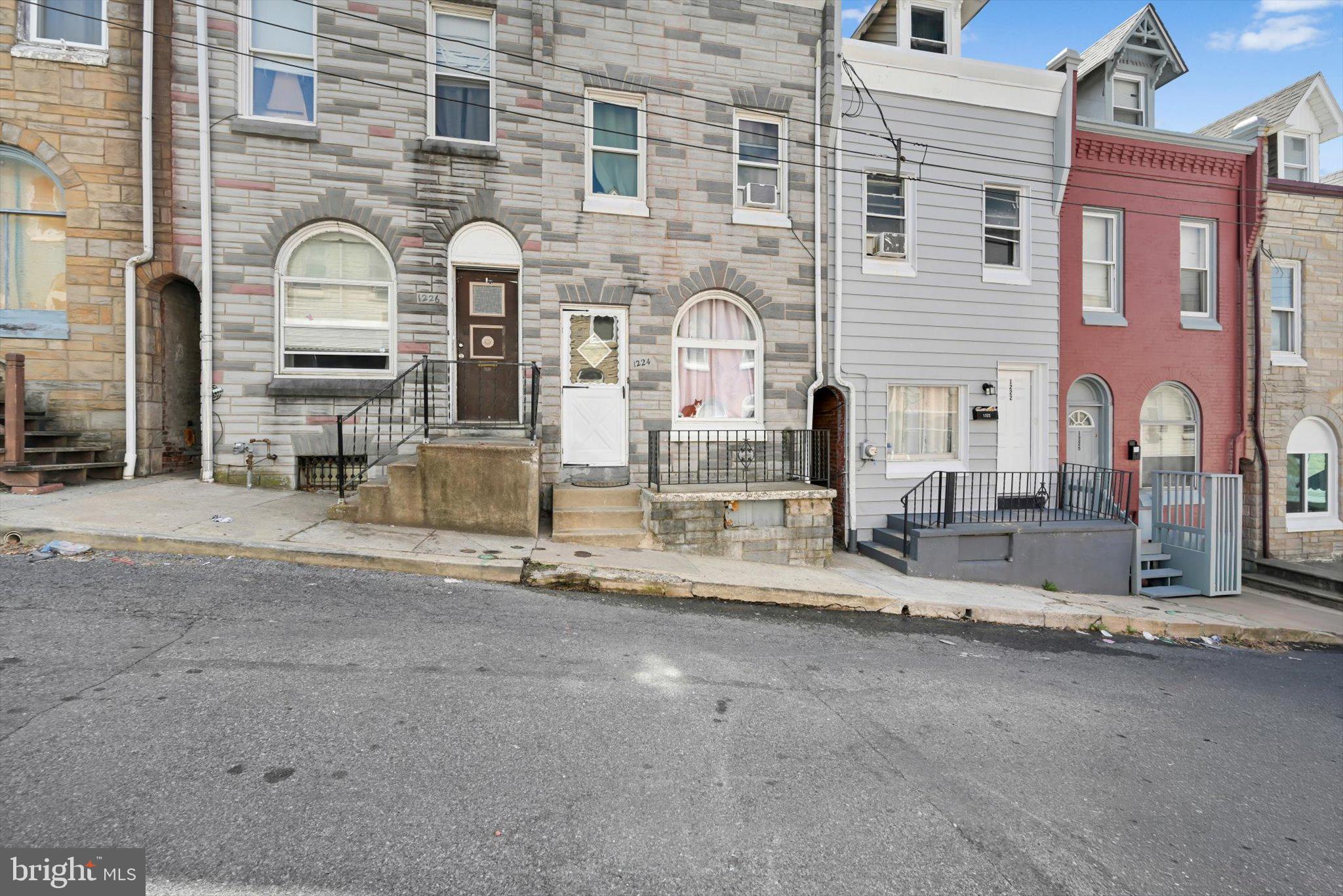 1224 Fidelity Street Reading, PA 19604 - Photo 2 of 28