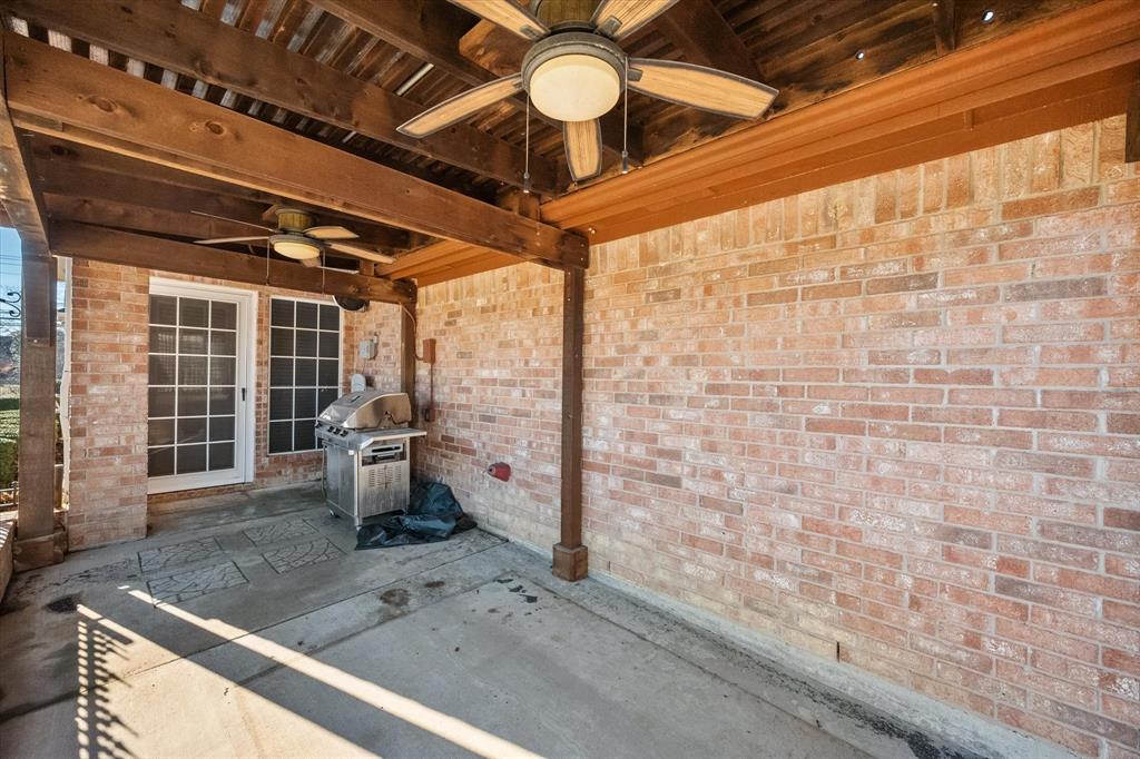 2327 Ragland Road Mansfield, TX 76063 - Photo 27 of 31 a view of an entryway