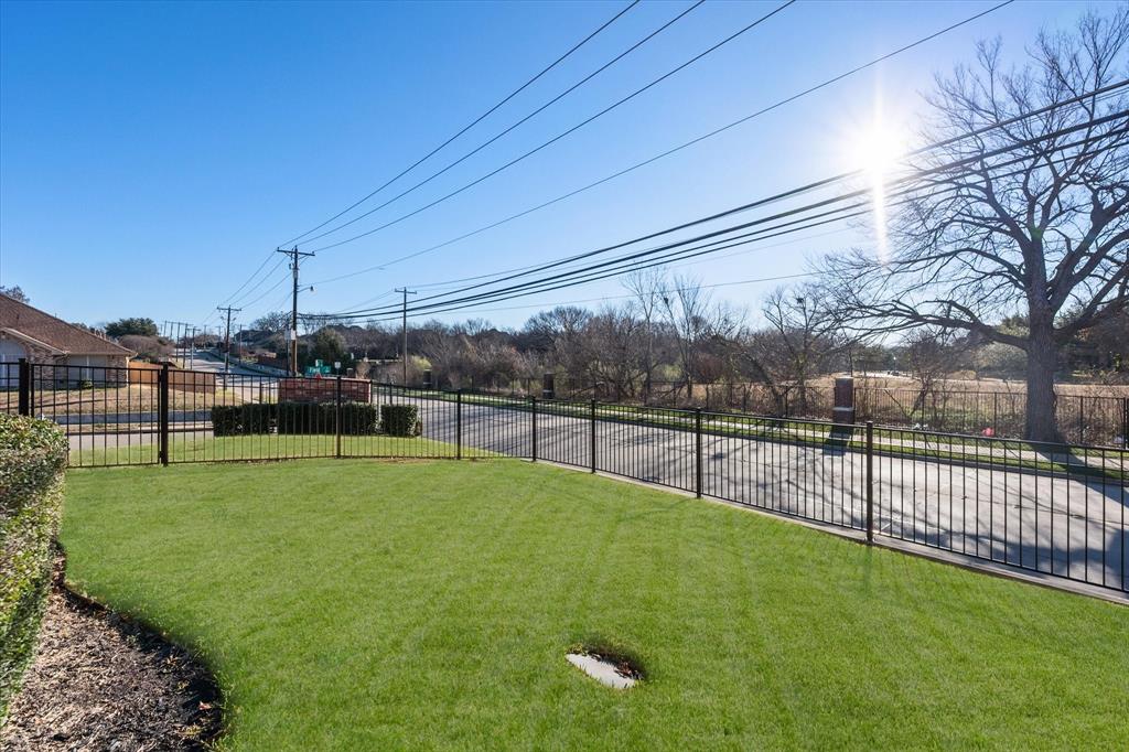 2327 Ragland Road Mansfield, TX 76063 - Photo 31 of 31 a view of a backyard