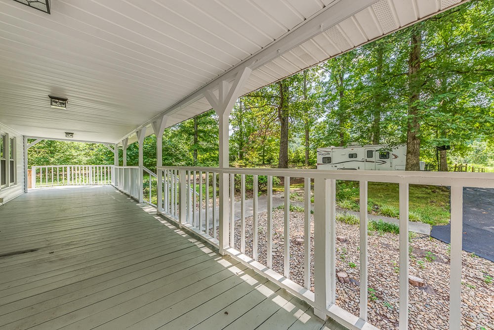 8033 Cataba Lane Corryton, TN 37721 - Photo 4 of 33 Gallery Image 4