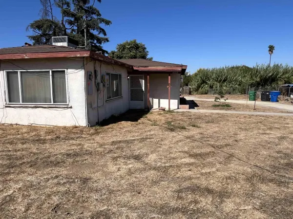 a view of a house with a outdoor space