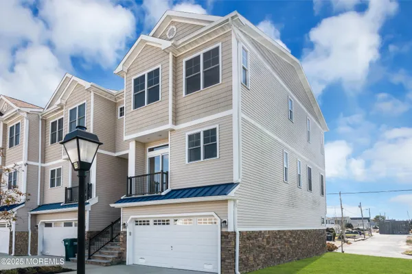 $475,000 | 27 Jeffrey Drive, Little Egg Harbor, NJ 08087