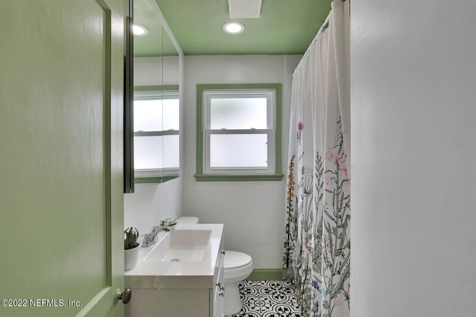 4458 Manchester Road Jacksonville, FL 32210 - Photo 8 of 20 Cute bathroom