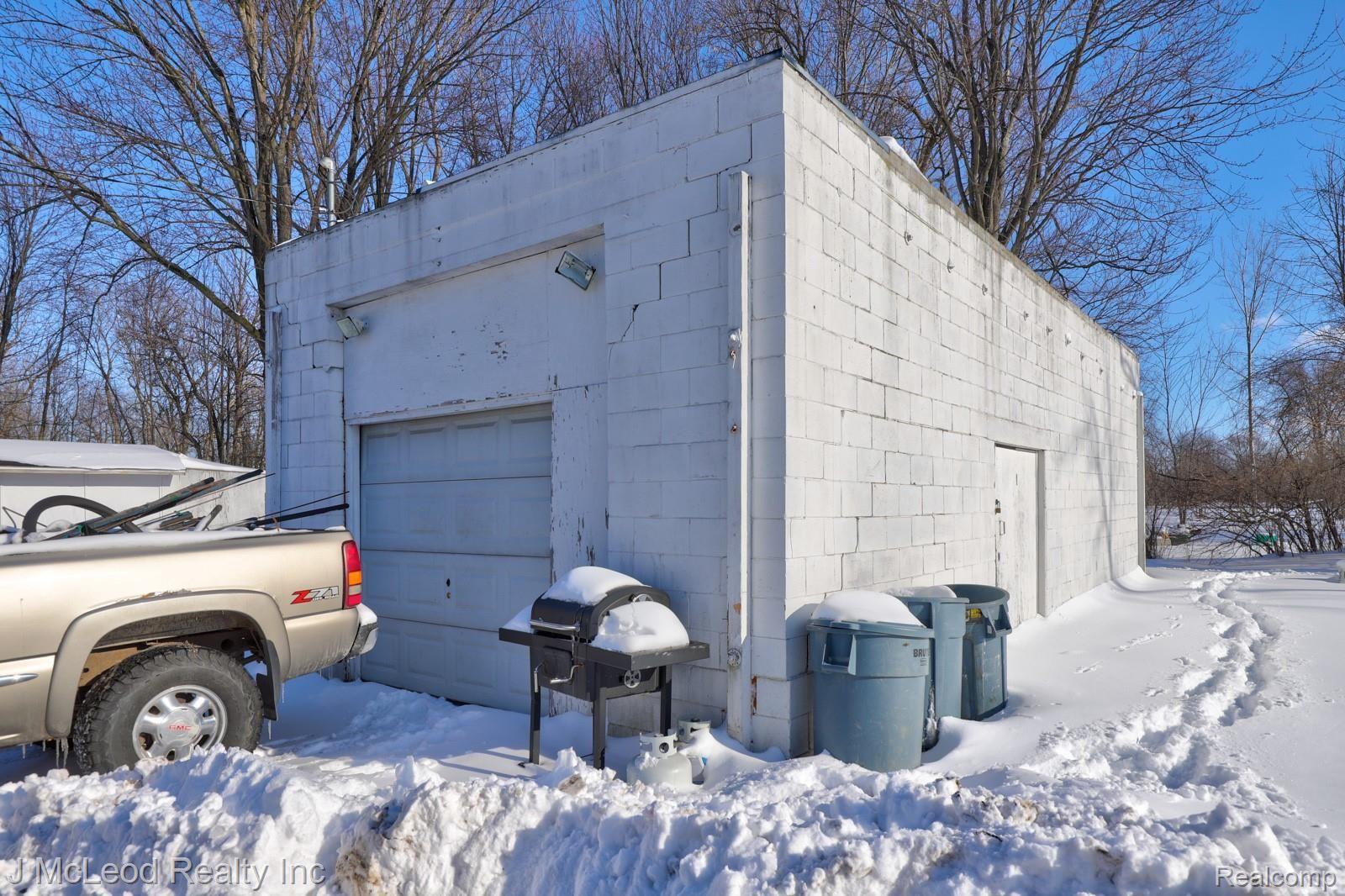 3530 Roosevelt Street Saginaw, MI 48604 - Photo 21 of 32 3530 Roosevelt 48604-21.jpg