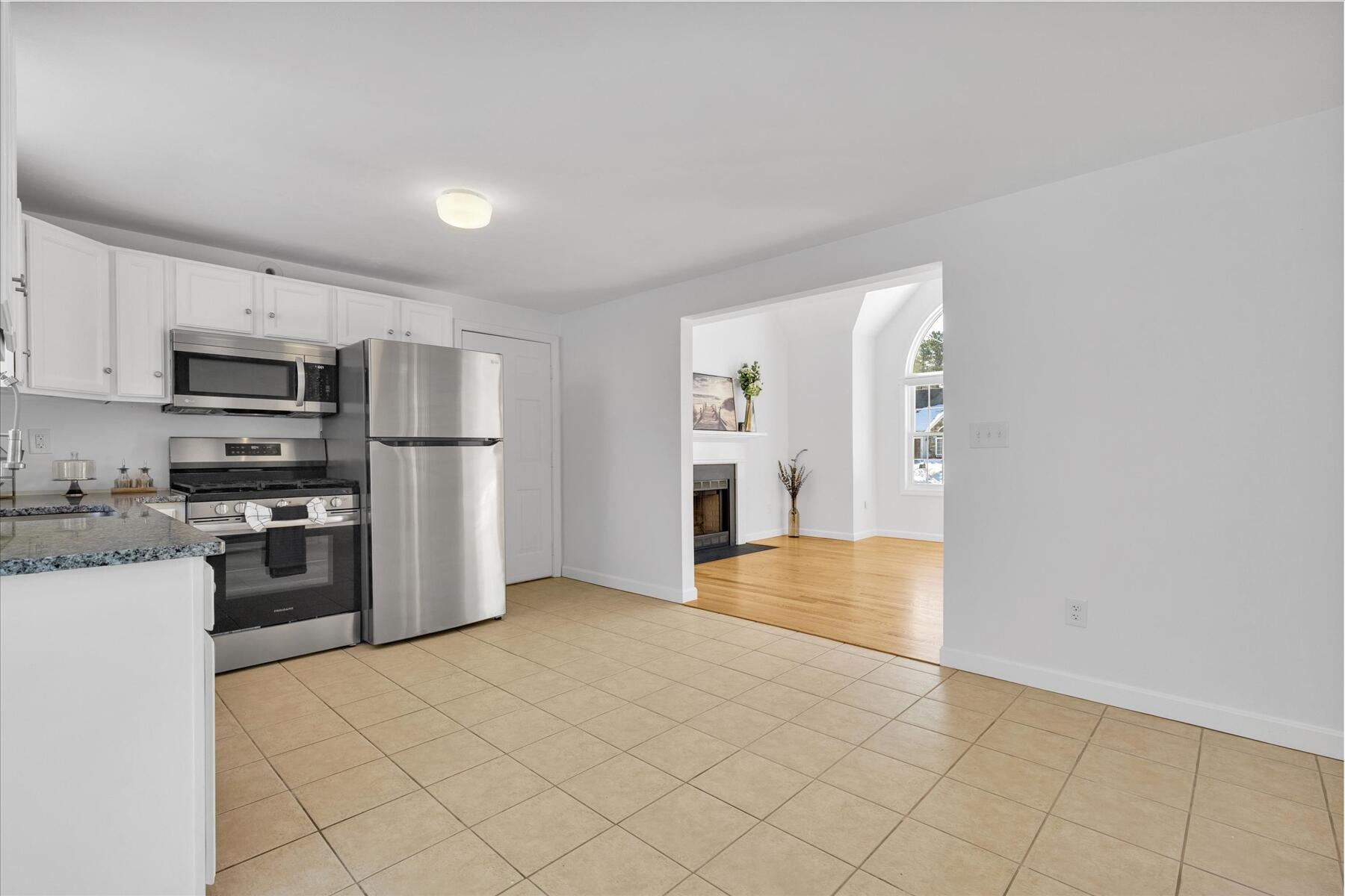 10 Butler Lane Mashpee, MA 02649 - Photo 8 of 49 11-MG_7182