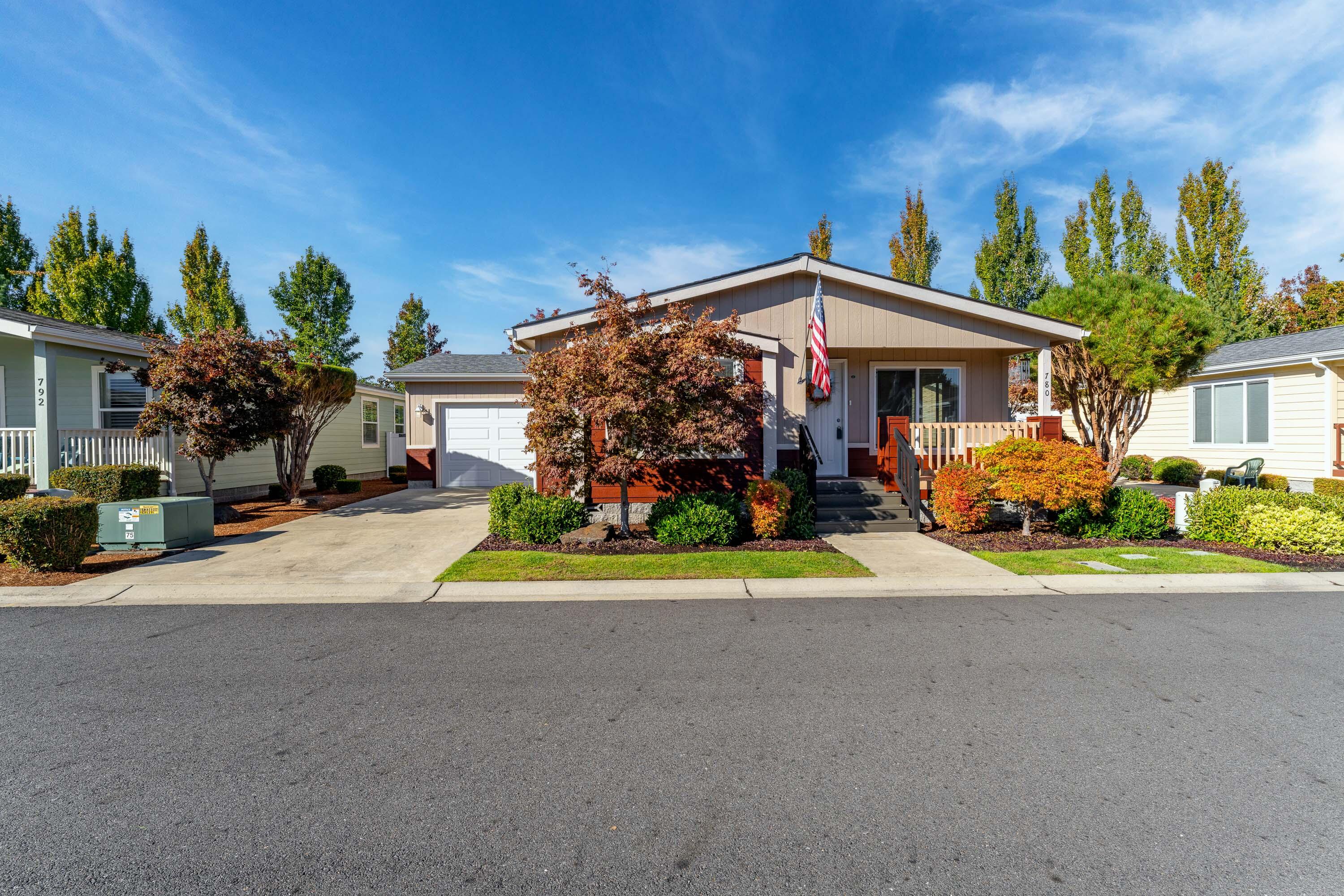 780 Kings Way Grants Pass, OR 97526 - Photo 2 of 24 EXT (4 of 8)