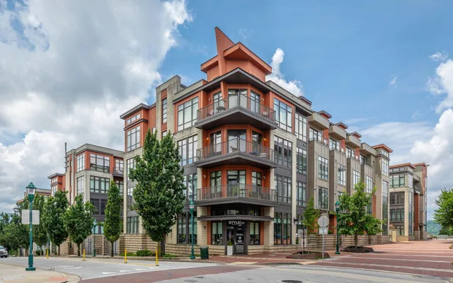 $3,200 | 129 Walnut Street, Unit 134, Chattanooga, TN 37403