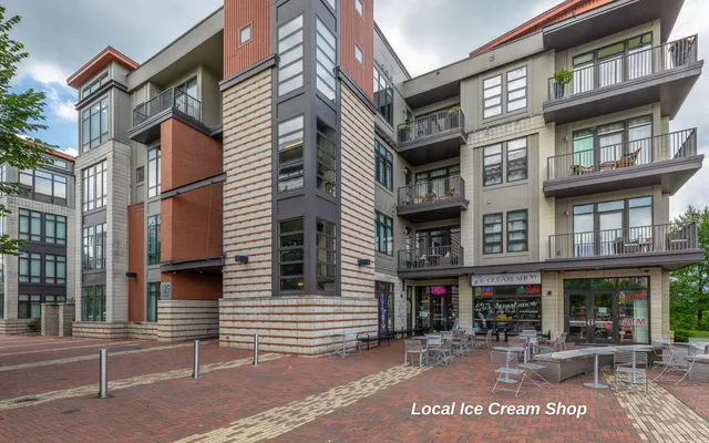 $3,200 | 129 Walnut Street, Unit 134, Chattanooga, TN 37403