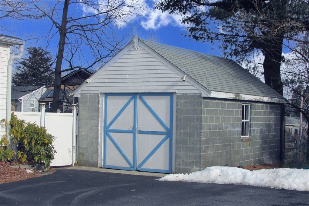 85 Congress Street Milford, MA 01757 - Photo 11 of 34