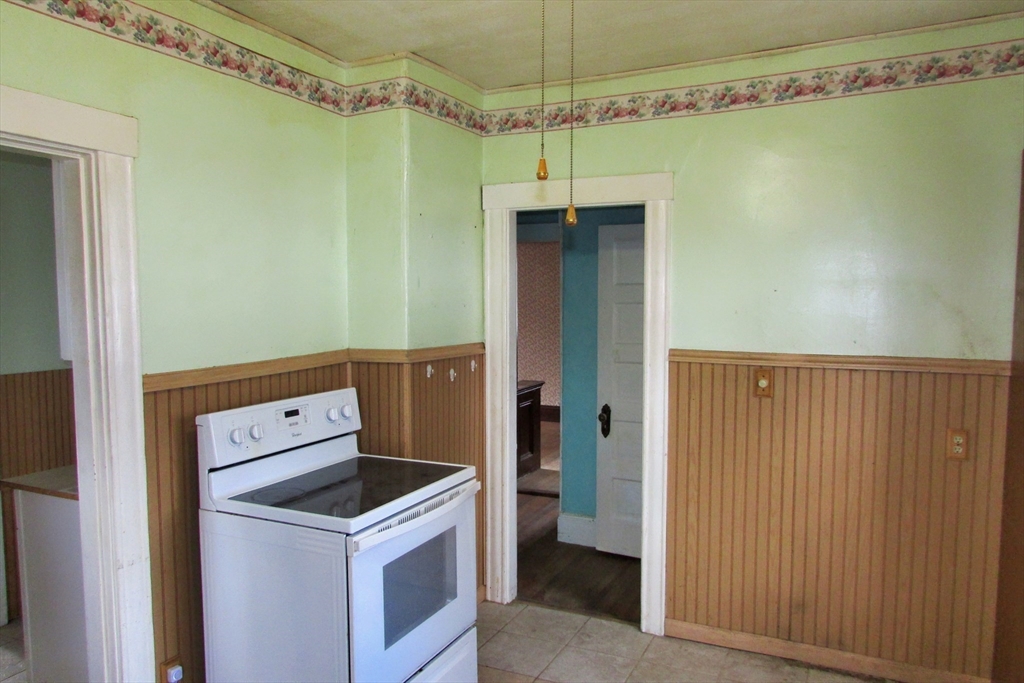 85 Congress Street Milford, MA 01757 - Photo 24 of 34