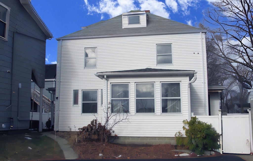 85 Congress Street Milford, MA 01757 - Photo 4 of 34