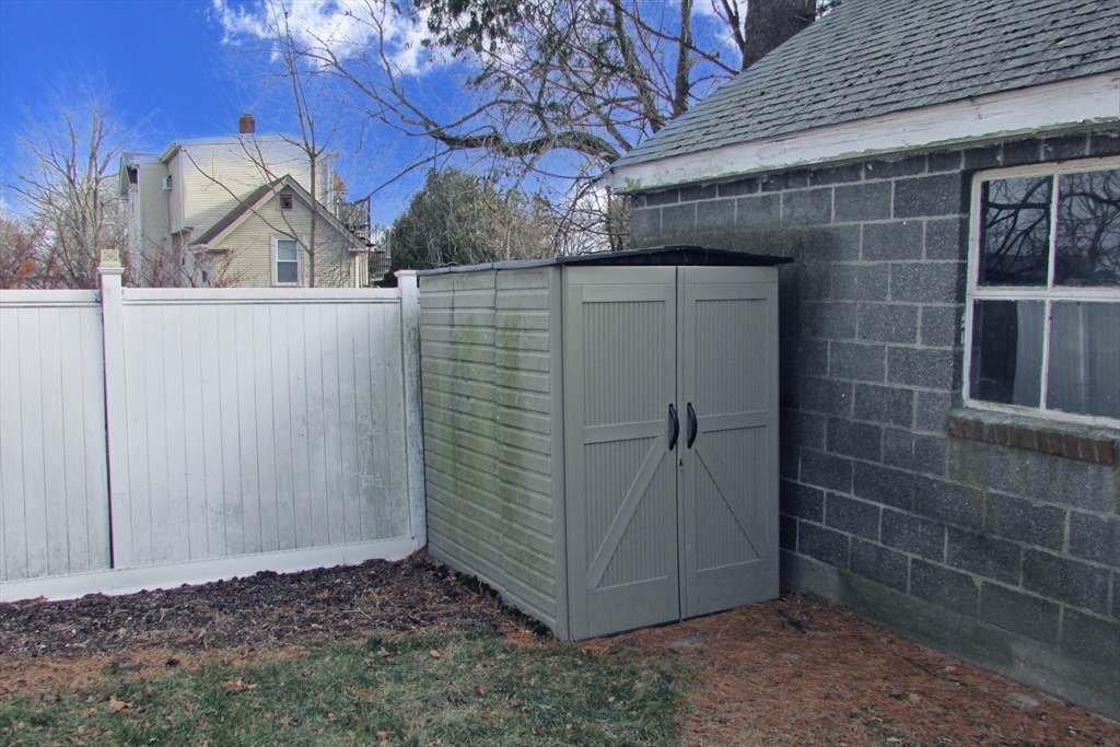 85 Congress Street Milford, MA 01757 - Photo 10 of 34