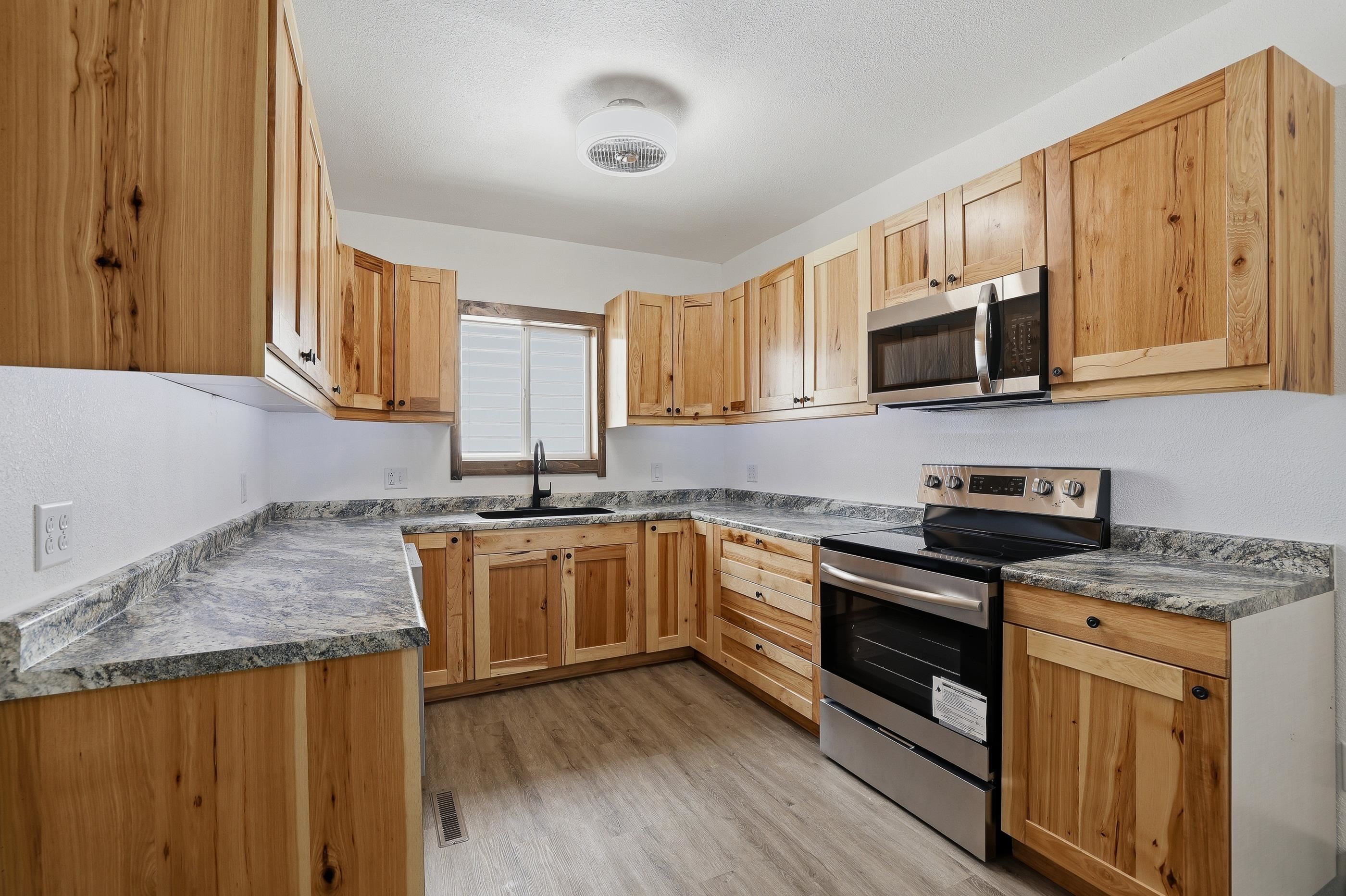 310 North Maple Avenue Marshfield, WI 54449 - Photo 9 of 45