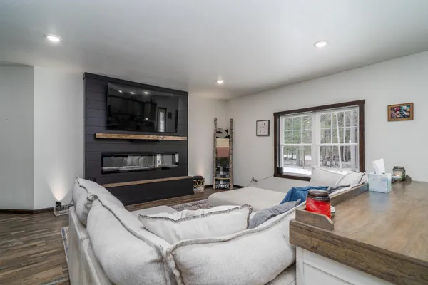 $509,999 | 4109 Buttercup Lane Northwest, Solway, MN 56678