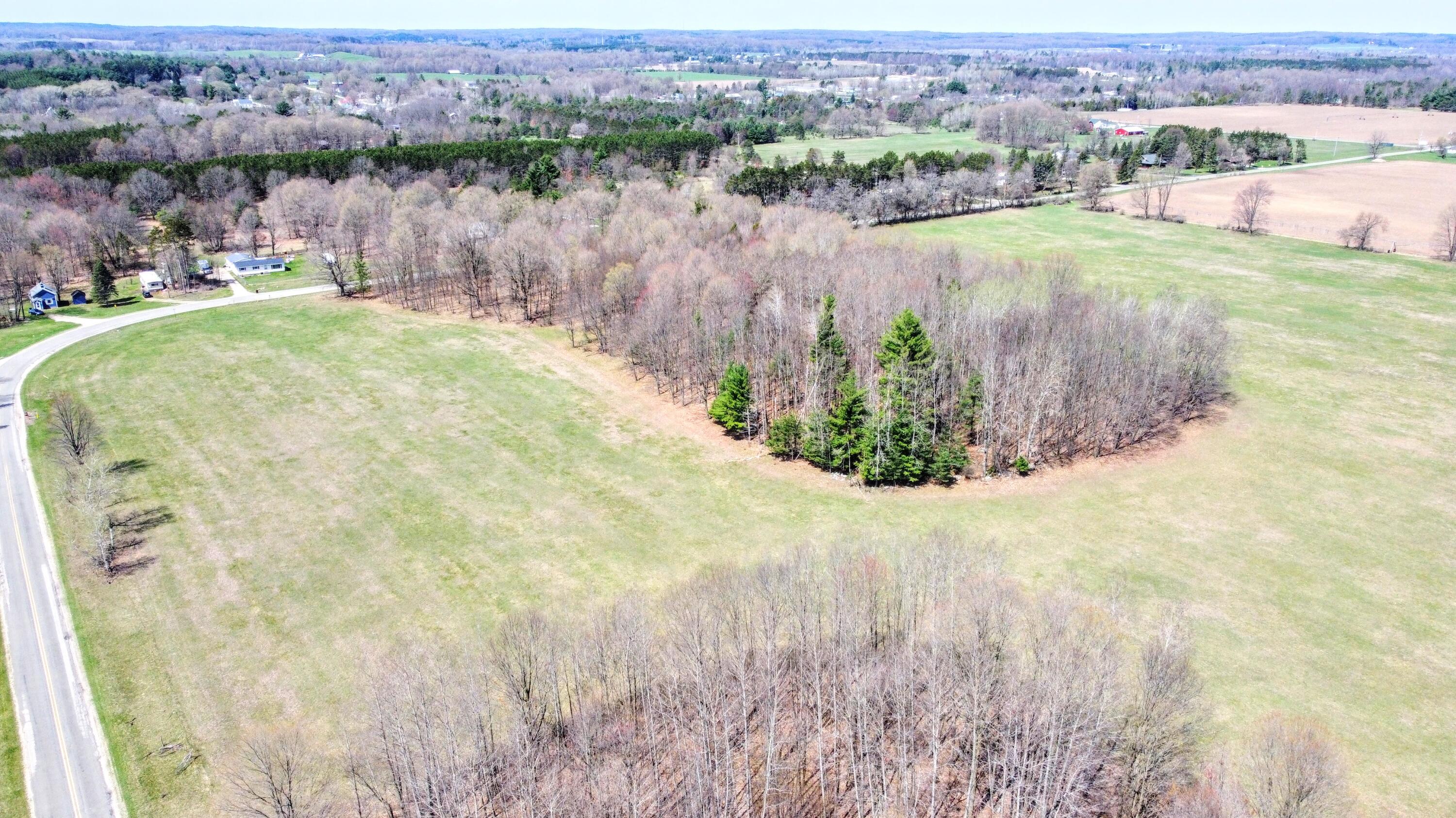 21 21 Mile Road Big Rapids, MI 49307 - Photo 6 of 8 dji_fly_20260417_125430_305_177644495049