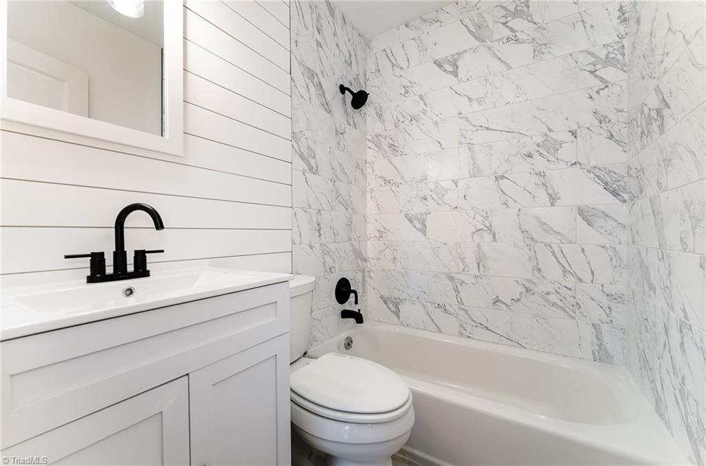 400 Edney Ridge Road Greensboro, NC 27408 - Photo 11 of 19 Hall bathroom