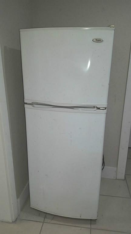 2021 West Main Street, Unit A Houston, TX 77098 - Photo 12 of 20 Fridge Stays.