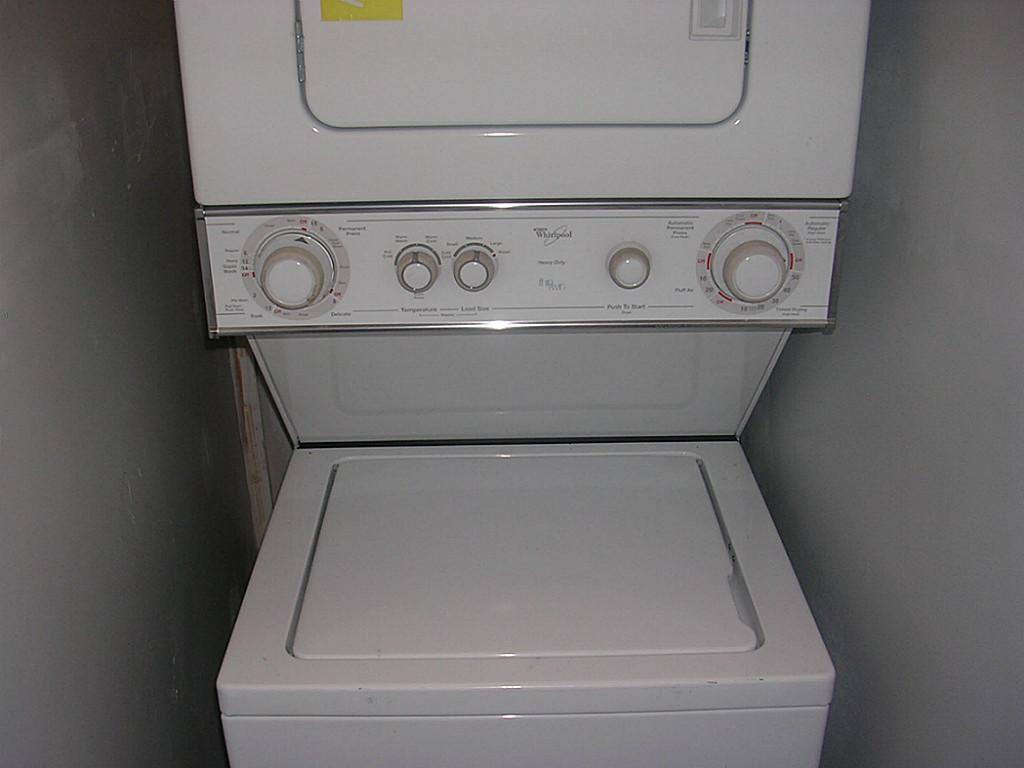 2021 West Main Street, Unit A Houston, TX 77098 - Photo 14 of 20 Stackable Washer/Dryer Stays.