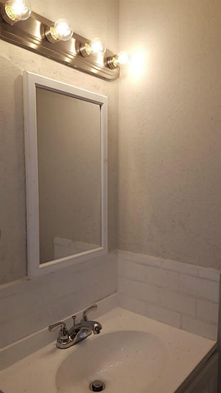 2021 West Main Street, Unit A Houston, TX 77098 - Photo 15 of 20 Half Bath.