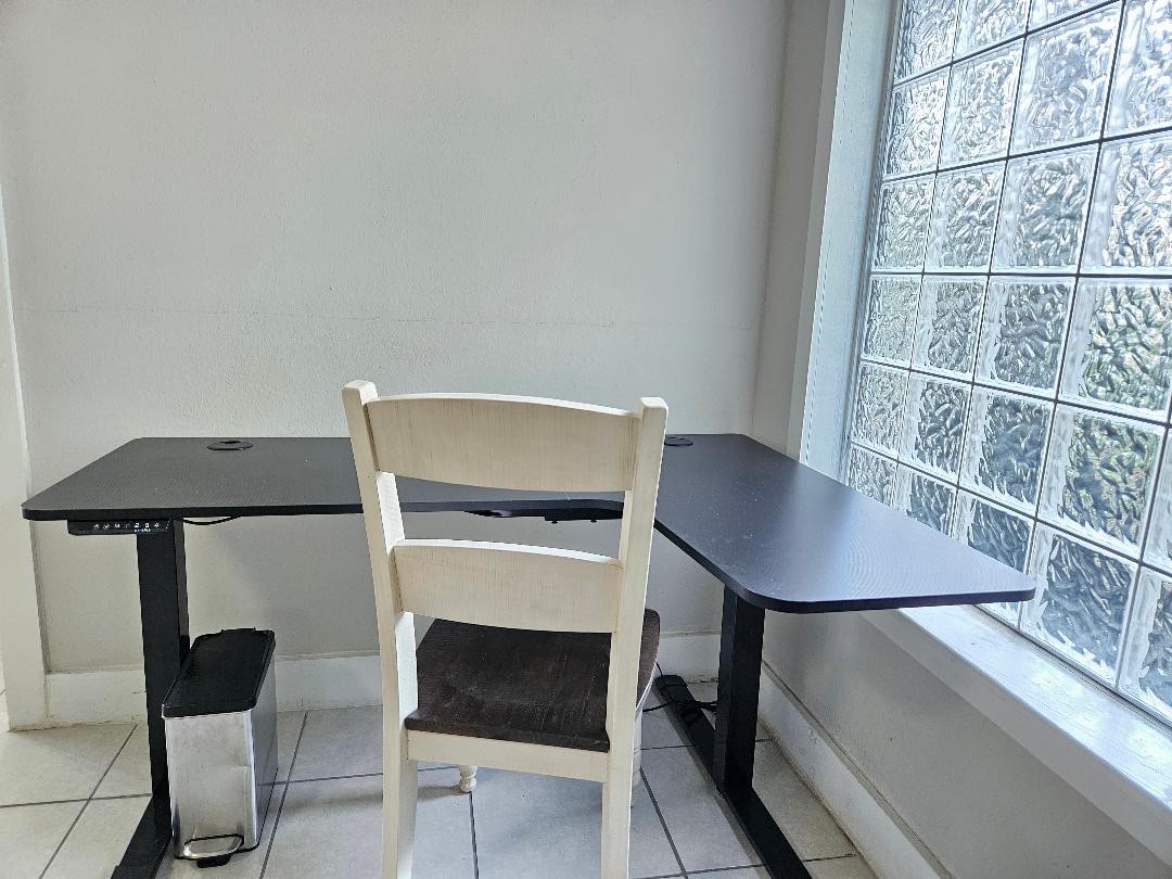 2021 West Main Street, Unit A Houston, TX 77098 - Photo 7 of 20 Study Table.