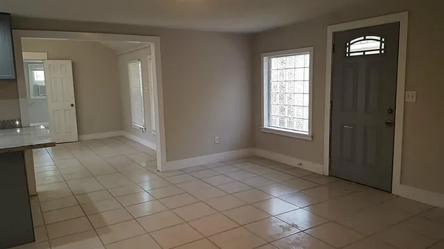 $1,500 | 2021 West Main Street, Unit A, Houston, TX 77098