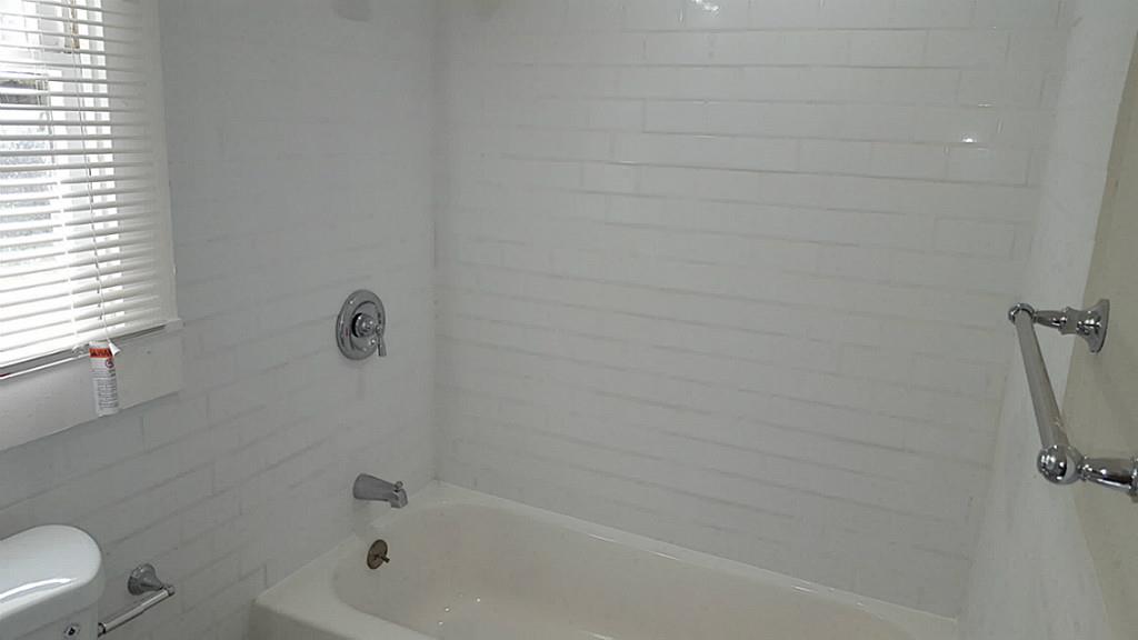 2021 West Main Street, Unit A Houston, TX 77098 - Photo 10 of 20 Master Bath.