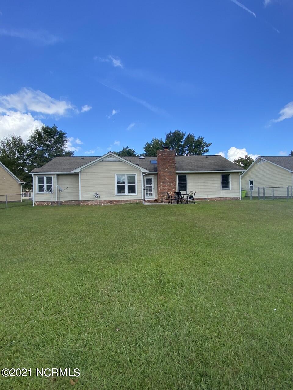 403 Raintree Road Jacksonville, NC 28540 - Photo 17 of 17 thumbnail_IMG_2755