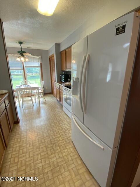 403 Raintree Road Jacksonville, NC 28540 - Photo 8 of 17 thumbnail_IMG_2743