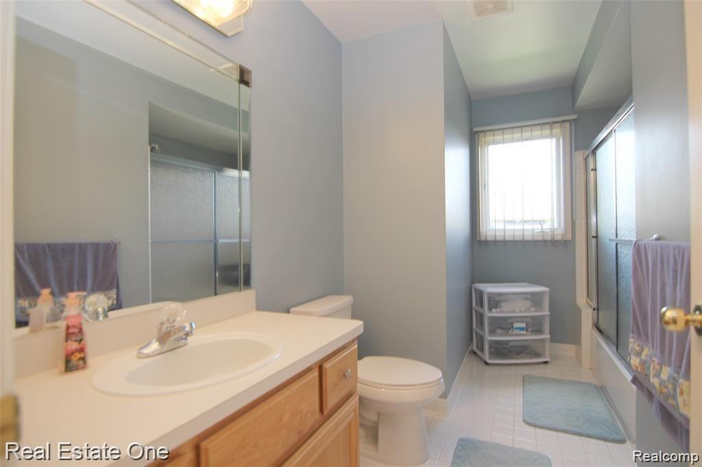 941 Norcross Drive Rochester, MI 48307 - Photo 25 of 31
