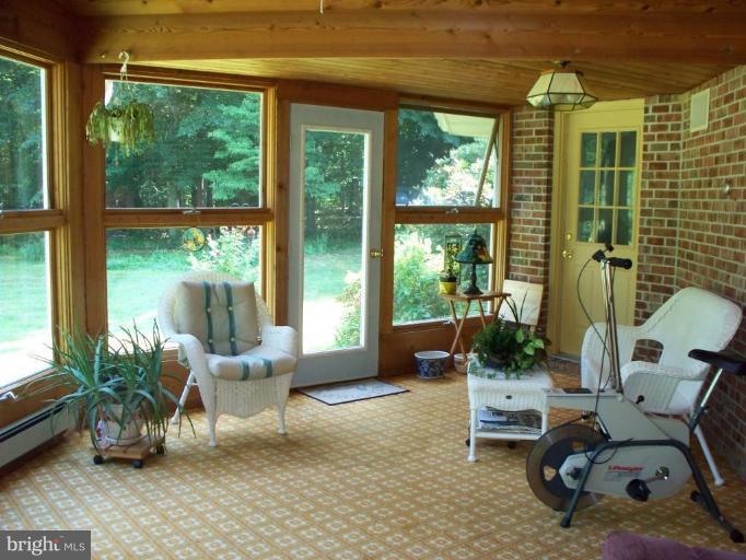 171 Middlecroft Road Elkton, MD 21921 - Photo 7 of 20 SUN PORCH