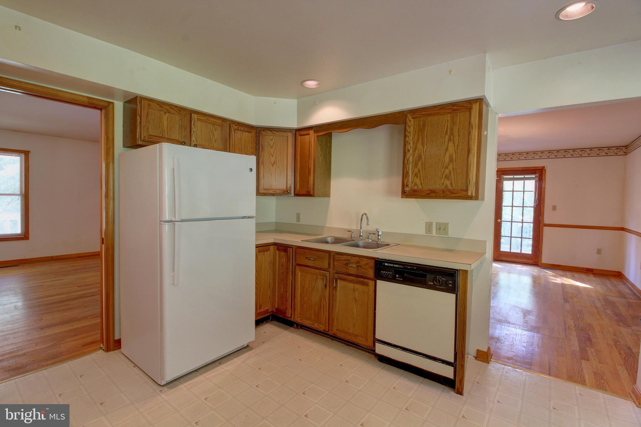 669 Gid Brown Hollow Road Washington, VA 22747 - Photo 7 of 54 Bright and functional kitchen with ample storage,