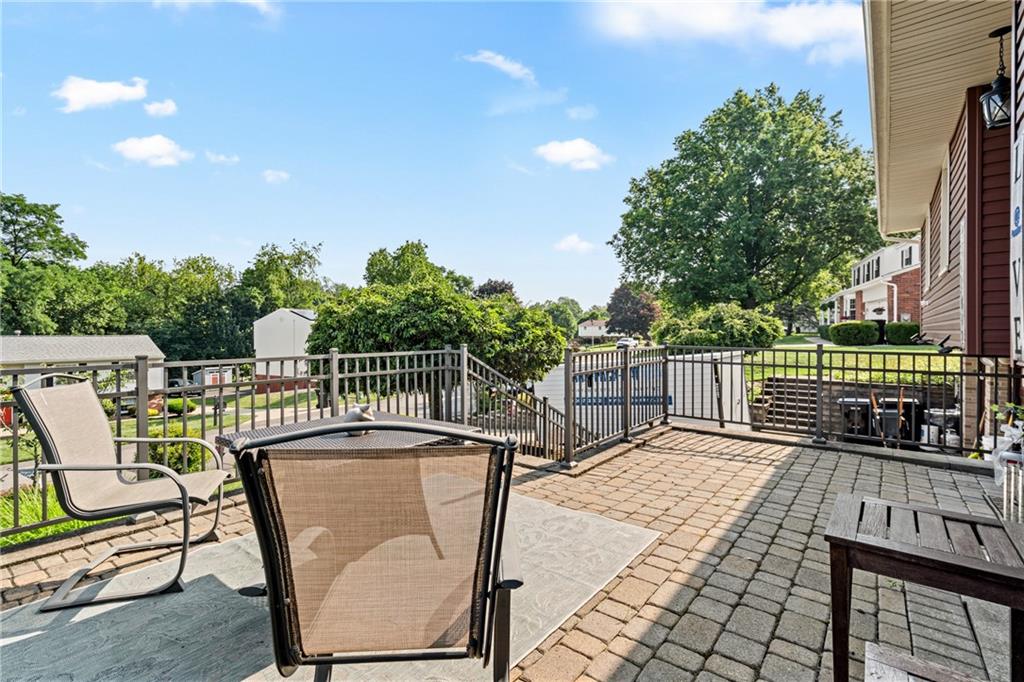 107 Tory Road Coraopolis, PA 15108 - Photo 4 of 25