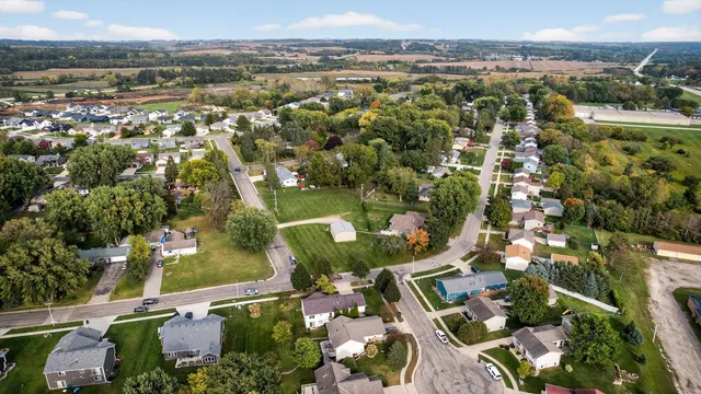 $349,900 | 3630 Strathmore Lane Southeast, Rochester, MN 55904