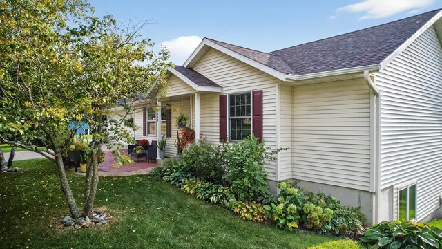 $349,900 | 3630 Strathmore Lane Southeast, Rochester, MN 55904