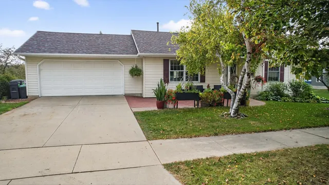 $349,900 | 3630 Strathmore Lane Southeast, Rochester, MN 55904