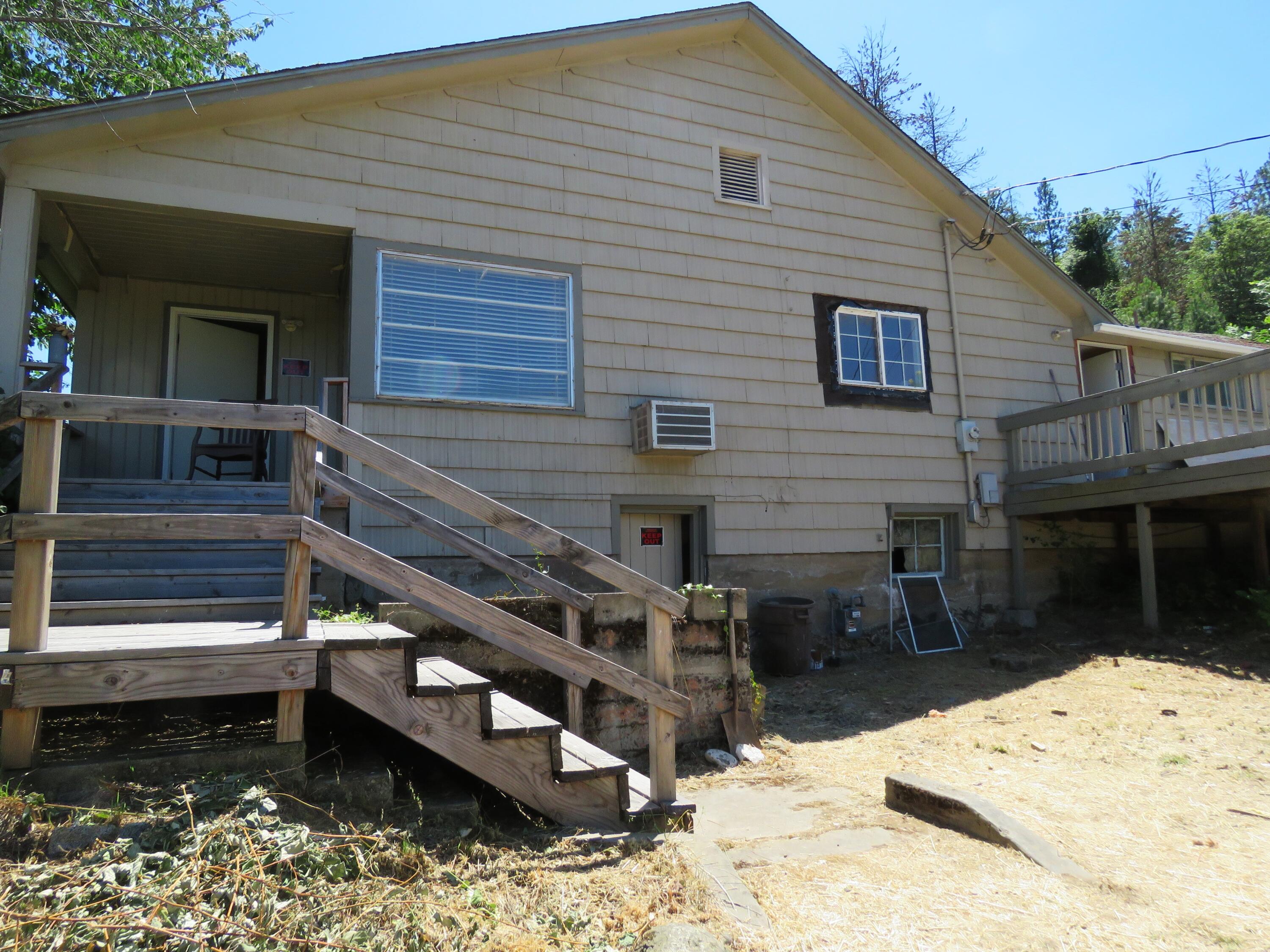 3845 Old Stage Road Medford, OR 97502 - Photo 8 of 15 3845 Old Stage Rd. side outside house