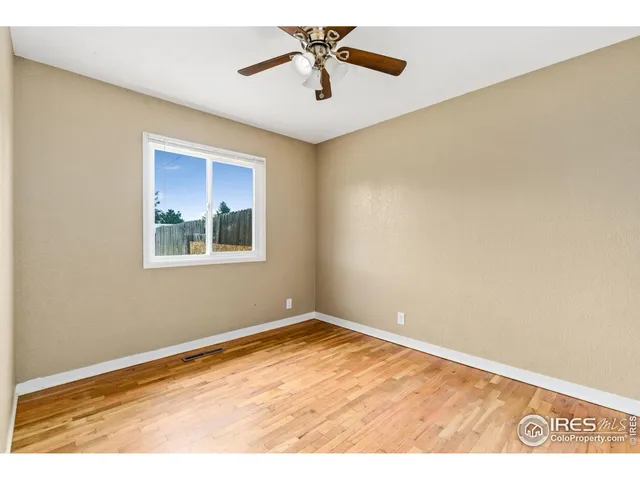 a view of empty room with window