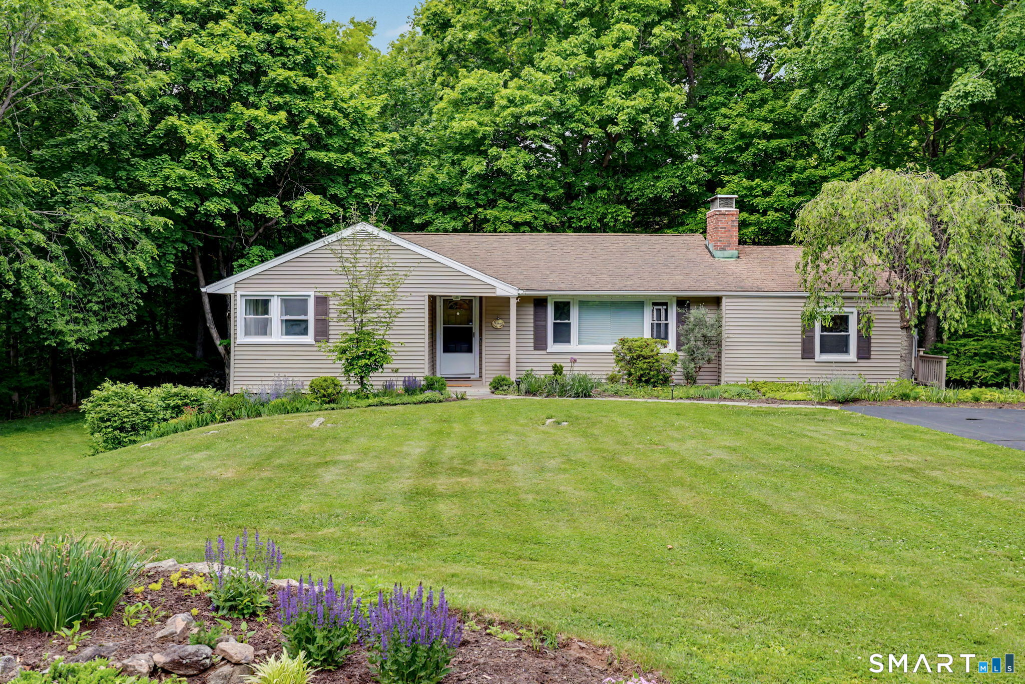 27 Apple Lane Redding, CT 06896 - Photo 2 of 40