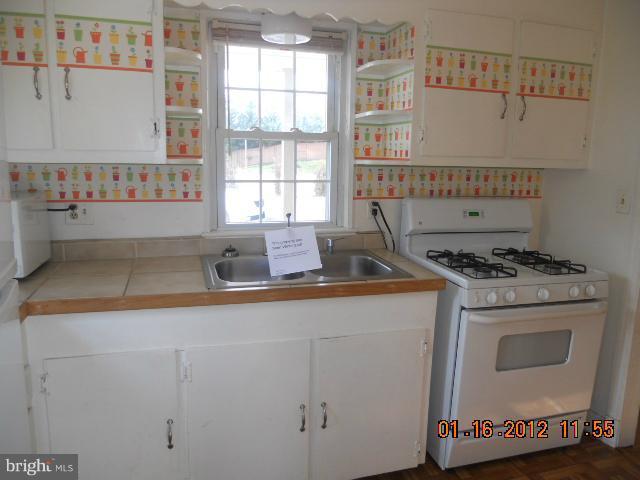 3731 West Ox Road Fairfax, VA 22033 - Photo 4 of 6 Kitchen
