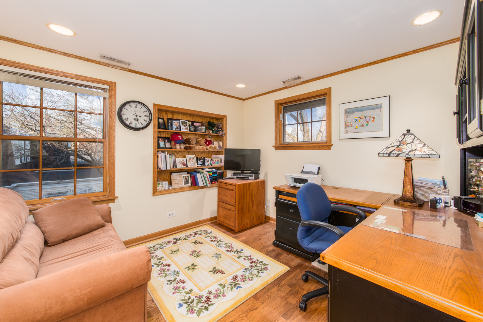 812 South Seminary Avenue Park Ridge, IL 60068 - Photo 29 of 35 a living room with furniture and a table