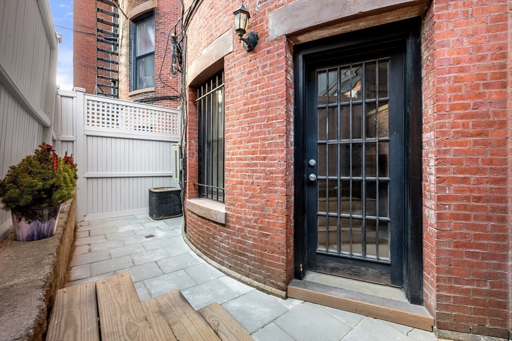 195 Beacon Street, Unit 2 Boston, MA 02116 - Photo 11 of 20