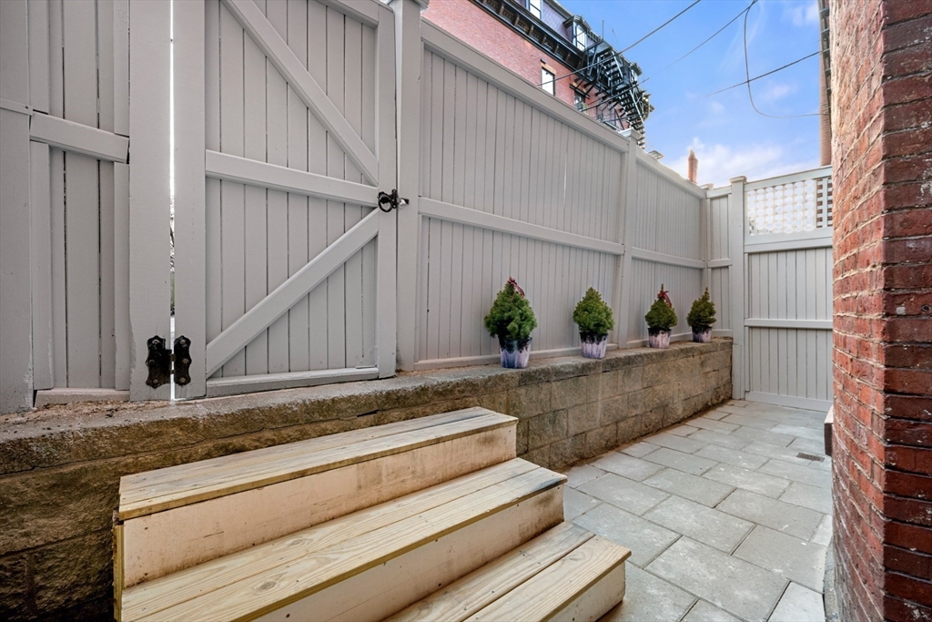 195 Beacon Street, Unit 2 Boston, MA 02116 - Photo 10 of 20