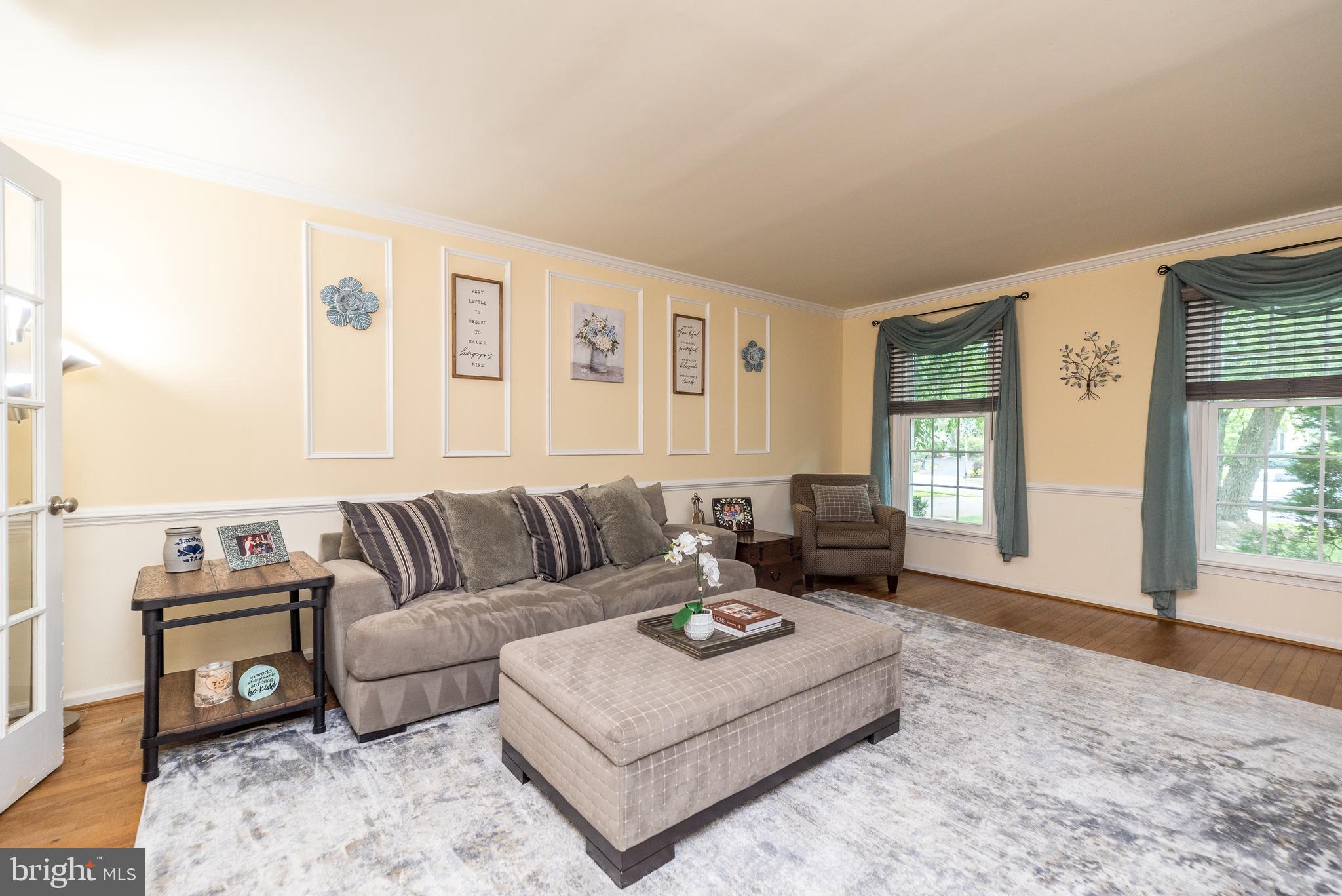 816 Redgate Road Dresher, PA 19025 - Photo 30 of 89 Living room