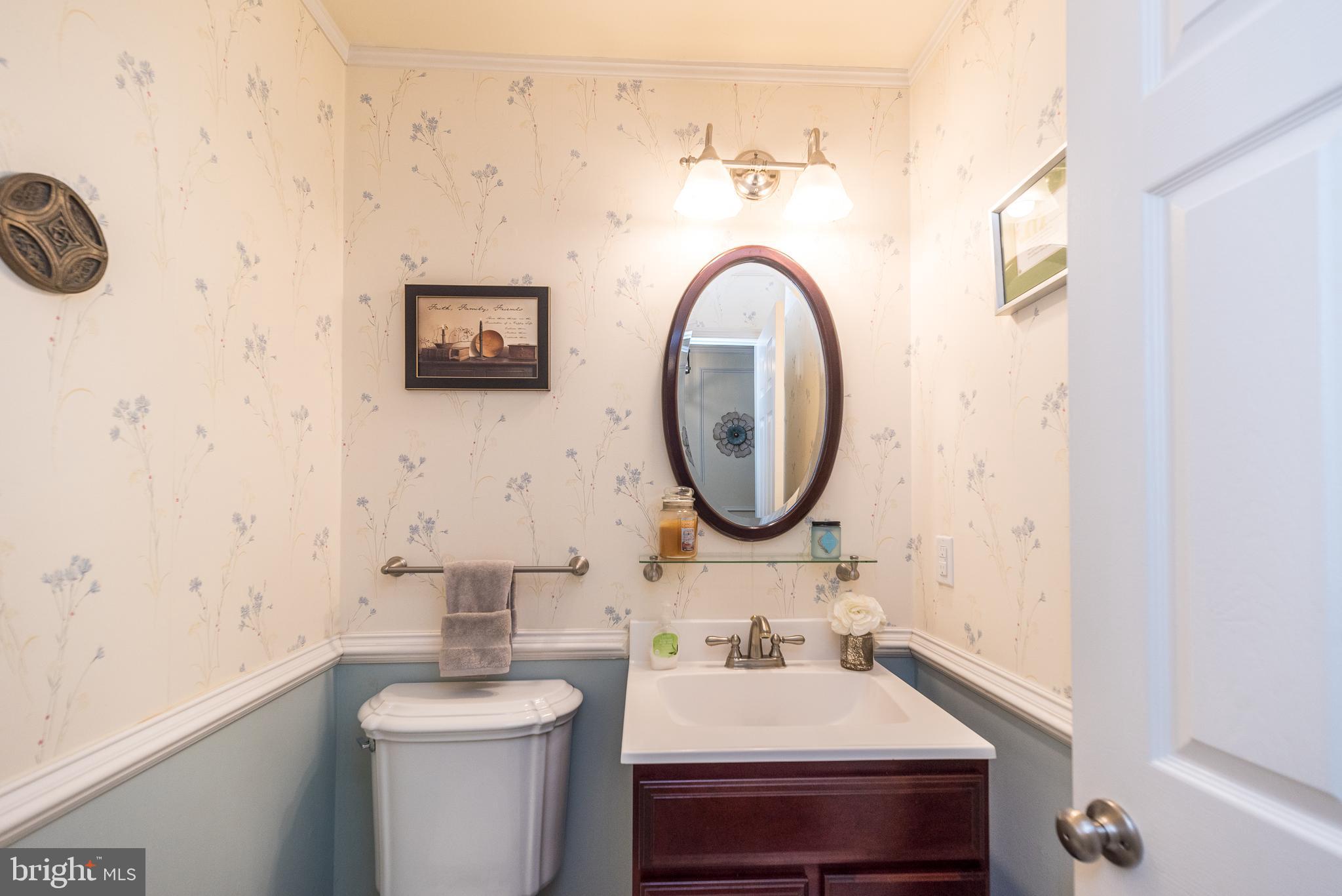 816 Redgate Road Dresher, PA 19025 - Photo 35 of 89 Powder room