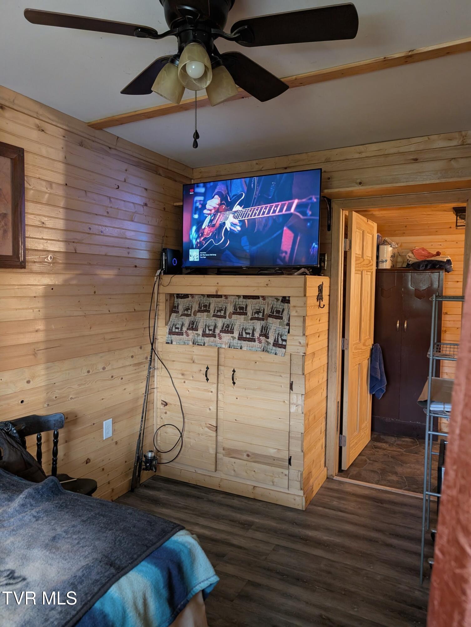 10696 Horton Ford Road Eidson, TN 37731 - Photo 13 of 44 PXL_20250821_230447219~2