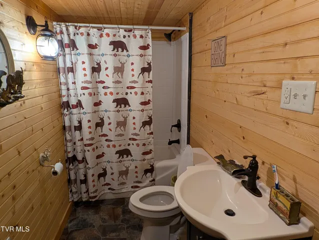 $325,000 | 10696 Horton Ford Road, Eidson, TN 37731