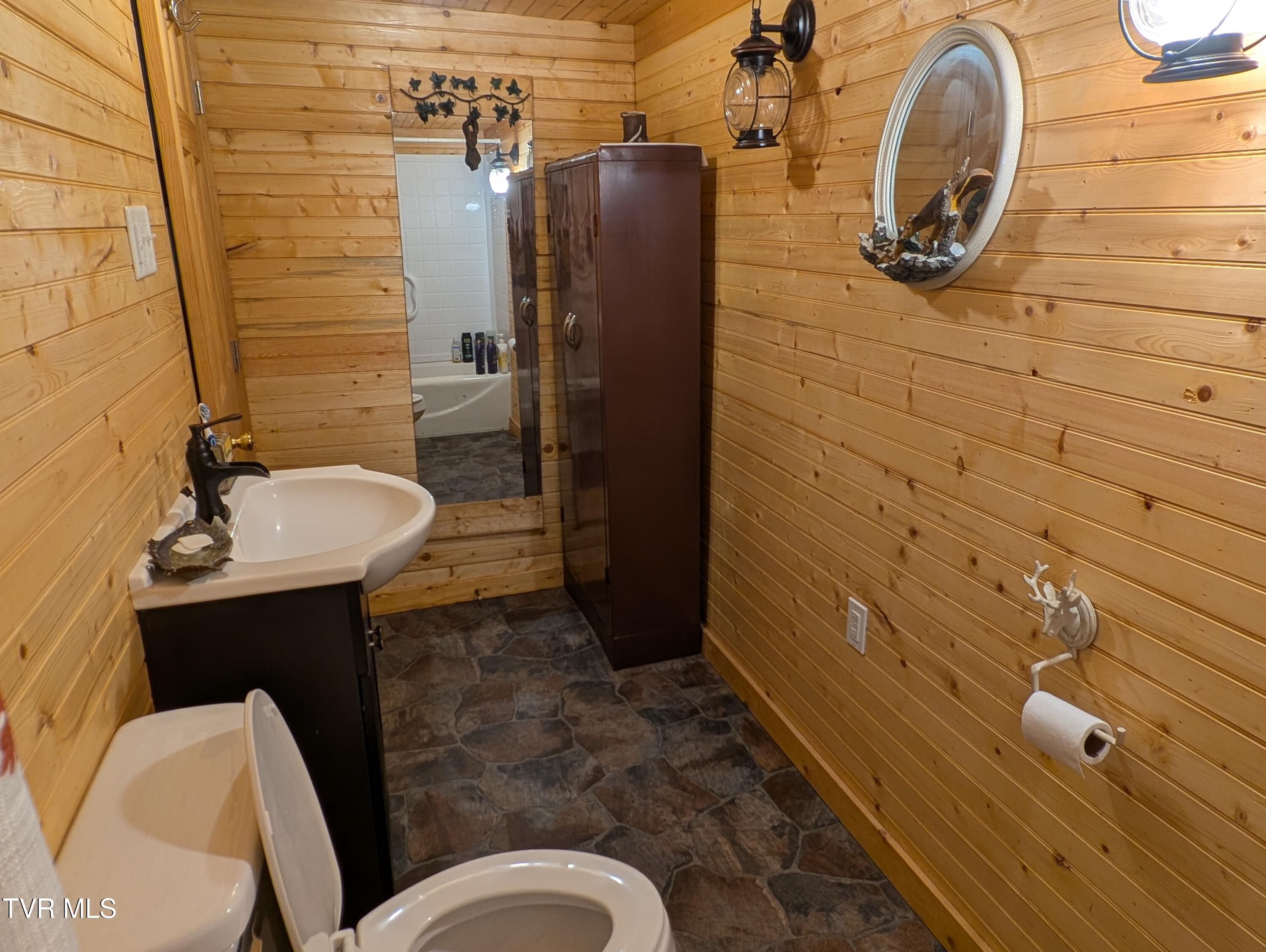 10696 Horton Ford Road Eidson, TN 37731 - Photo 16 of 44 PXL_20250821_224917683